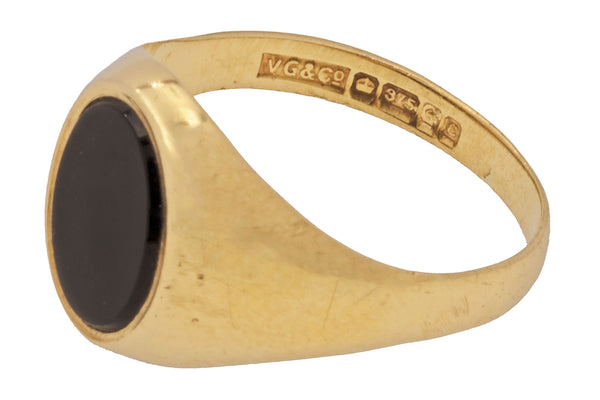 9ct yellow gold Onyx and diamond signet ring - Linda & Co