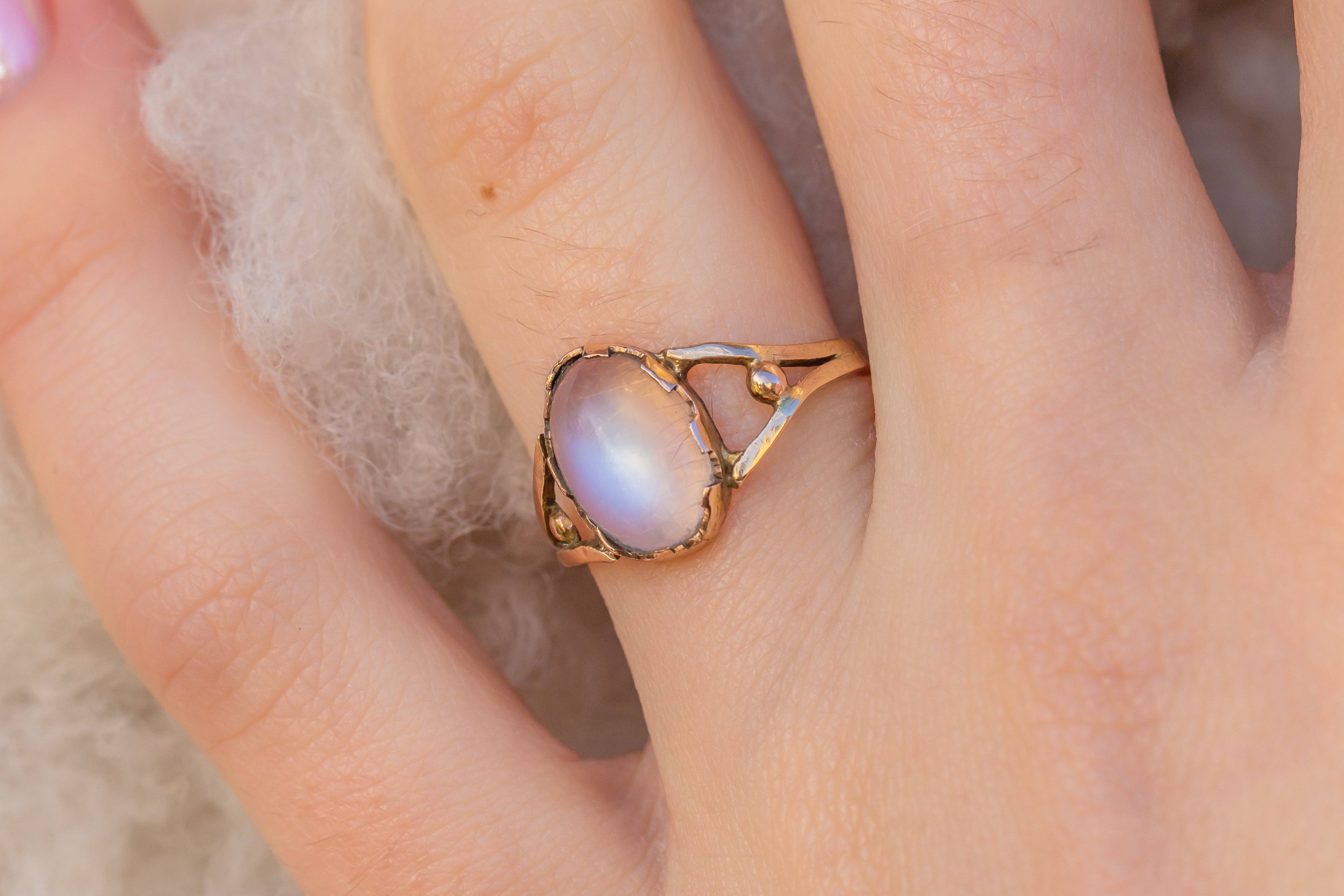 9ct gold store moonstone ring