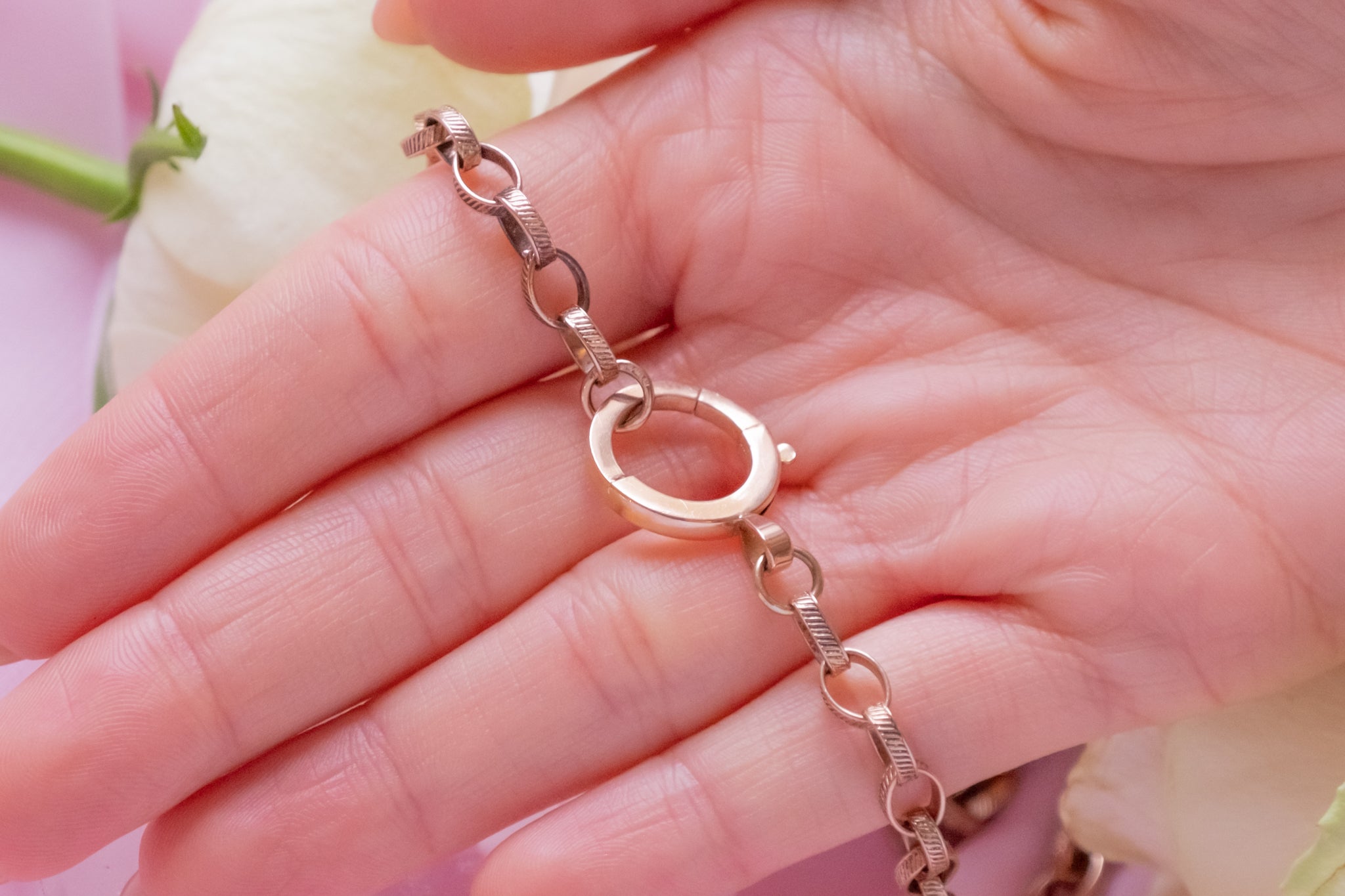 9ct White Gold 16 Inch Belcher Chain Heart Charm T-Bar Necklace